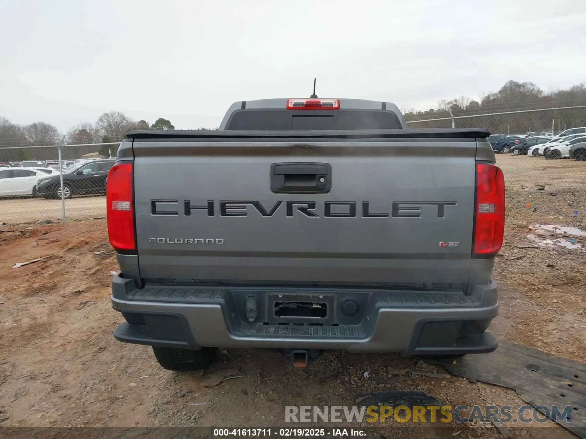 17 Photograph of a damaged car 1GCGSCEN8M1119980 CHEVROLET COLORADO 2021
