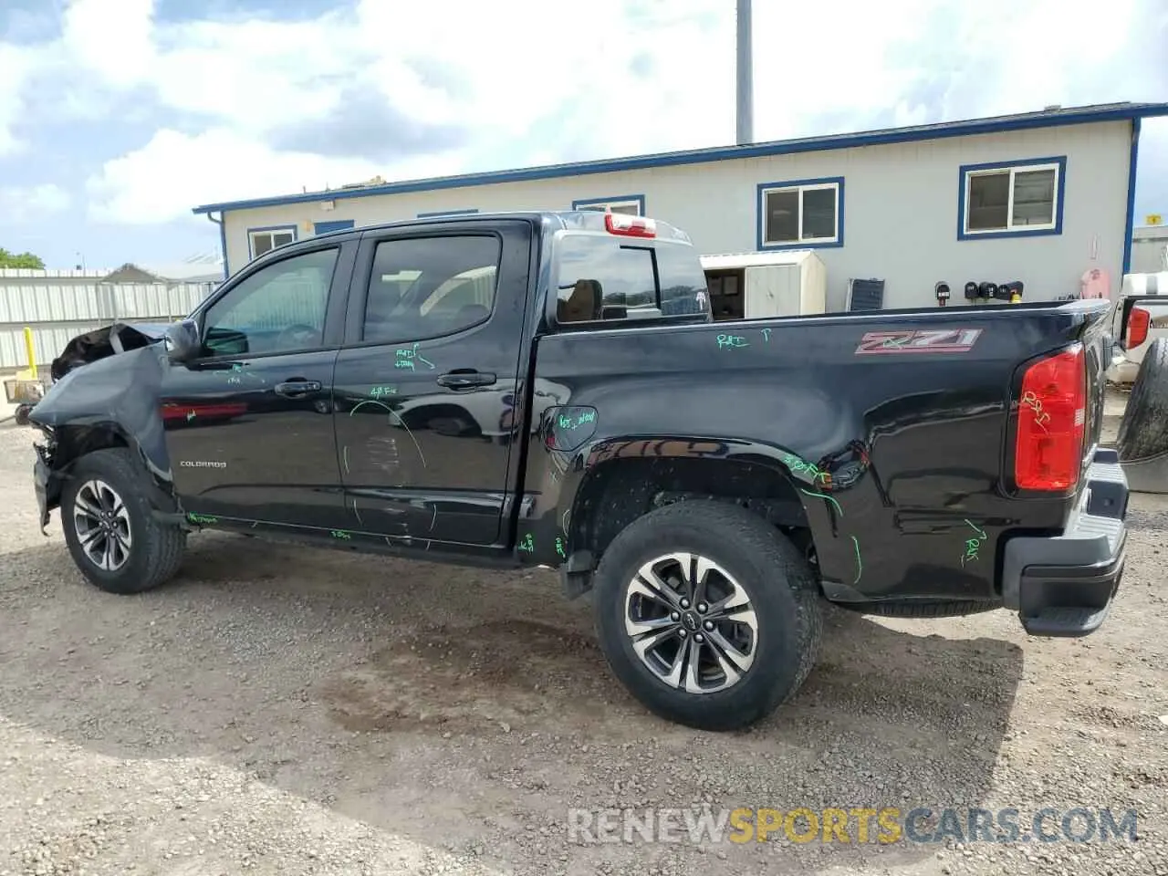 2 Photograph of a damaged car 1GCGSDEN2M1280928 CHEVROLET COLORADO 2021