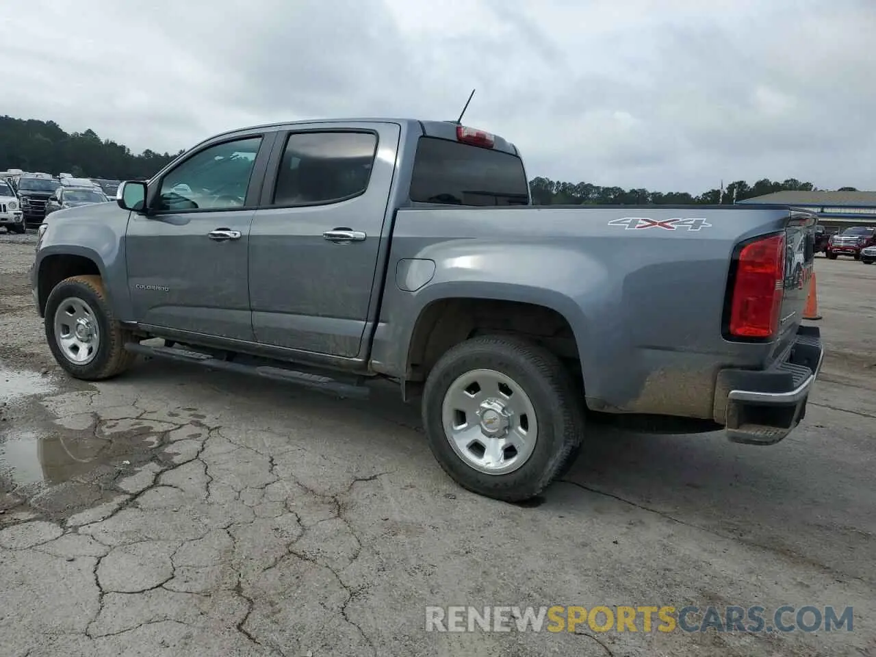 2 Photograph of a damaged car 1GCGTBEN5M1286000 CHEVROLET COLORADO 2021