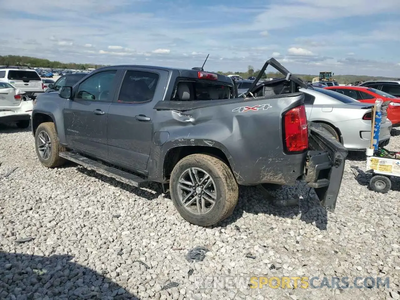 2 Photograph of a damaged car 1GCGTBEN7M1112753 CHEVROLET COLORADO 2021