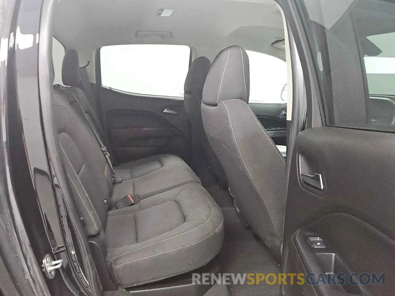 10 Photograph of a damaged car 1GCGTCEN2M1145570 CHEVROLET COLORADO 2021