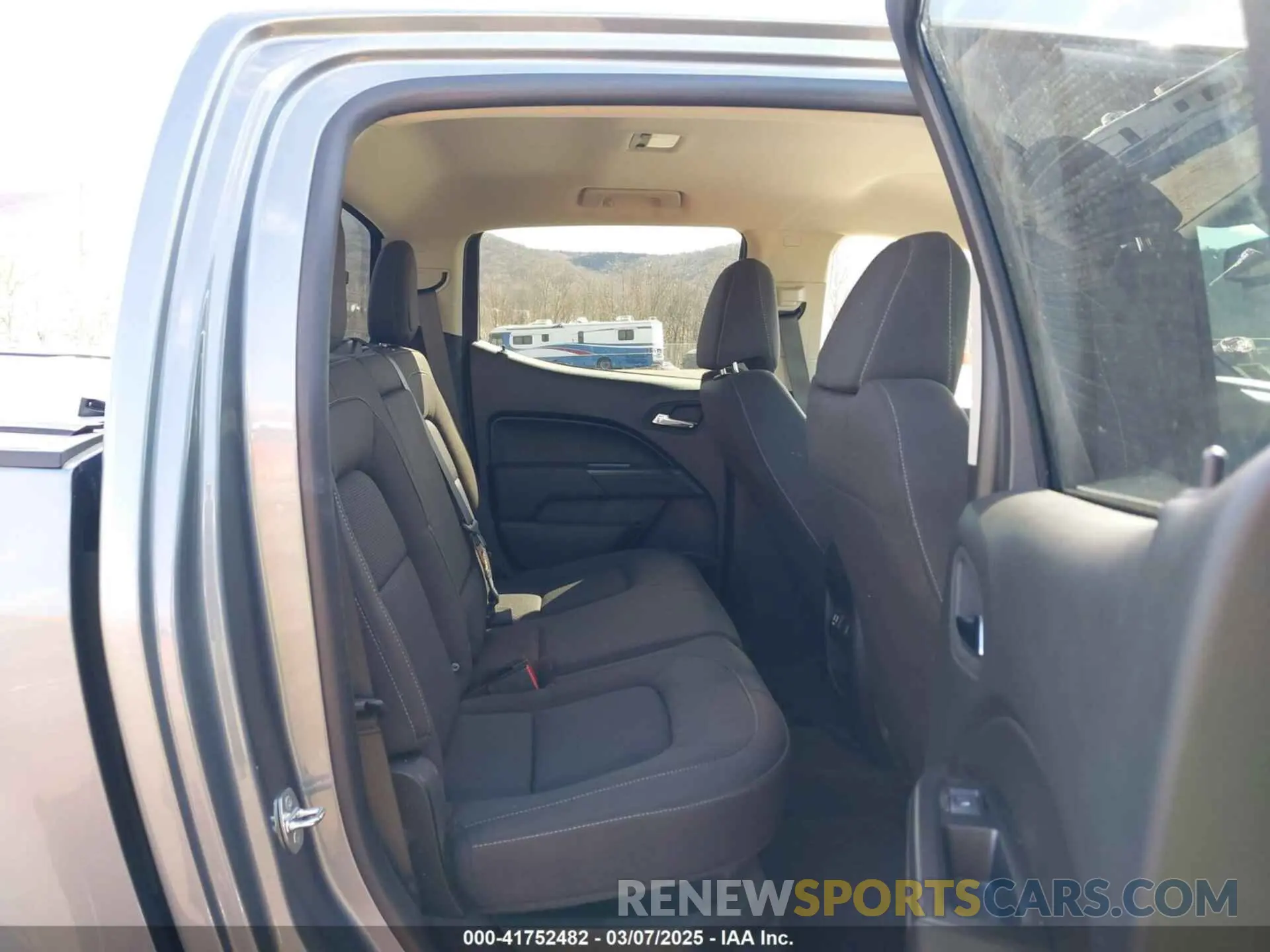 8 Фотография поврежденного автомобиля 1GCGTCEN5M1294085 CHEVROLET COLORADO 2021
