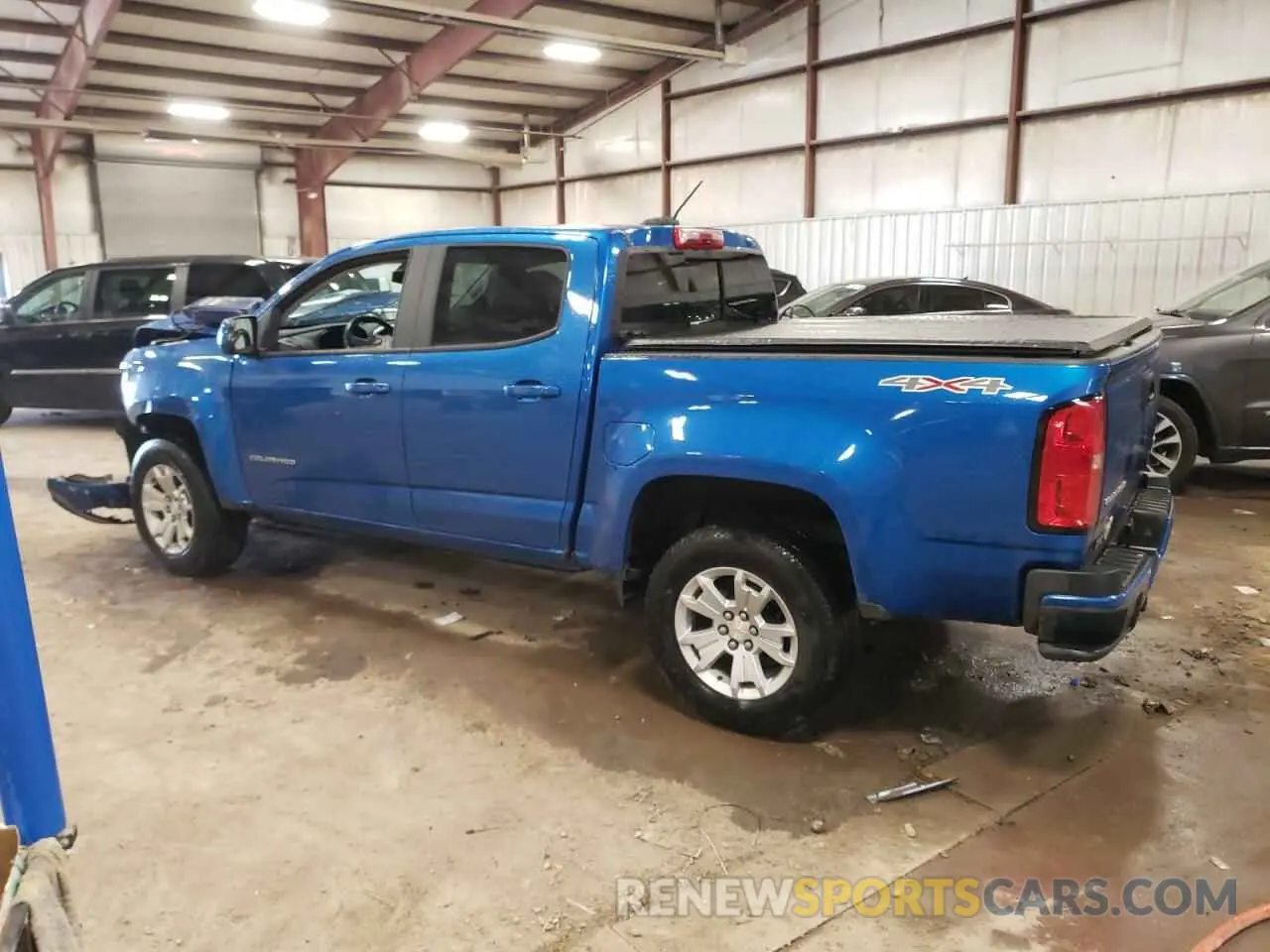 2 Photograph of a damaged car 1GCGTCEN7M1175387 CHEVROLET COLORADO 2021