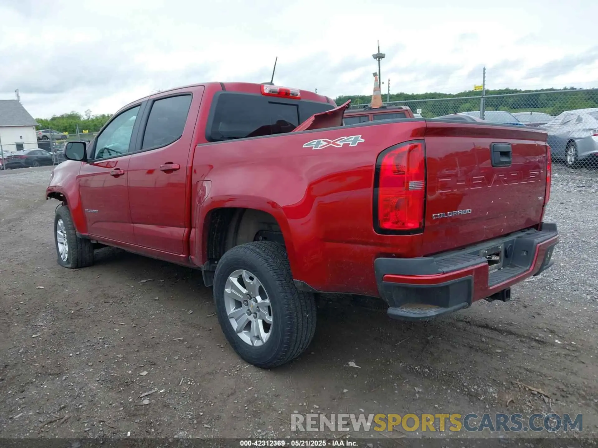 3 Photograph of a damaged car 1GCGTCEN8M1169498 CHEVROLET COLORADO 2021