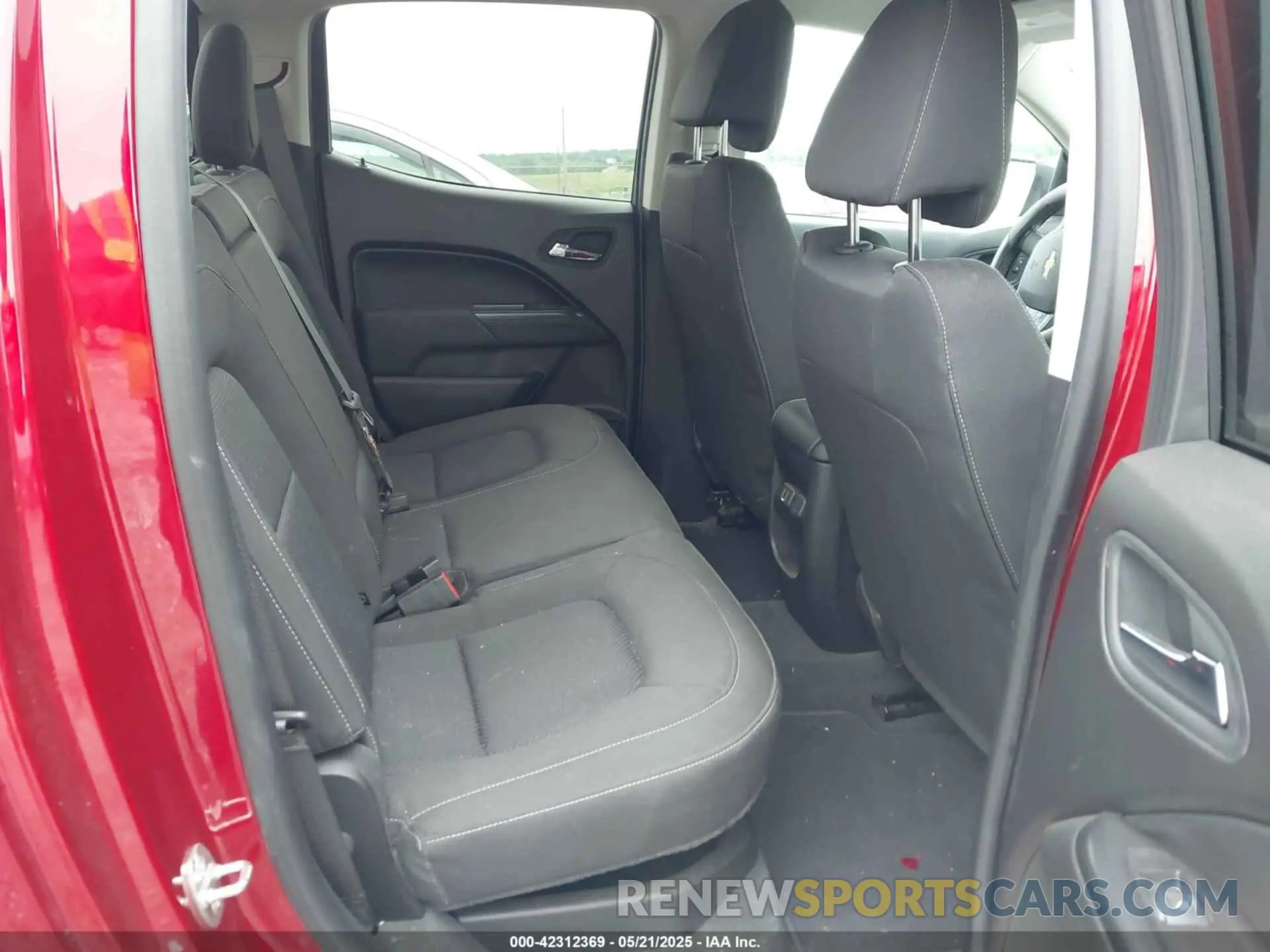 8 Photograph of a damaged car 1GCGTCEN8M1169498 CHEVROLET COLORADO 2021