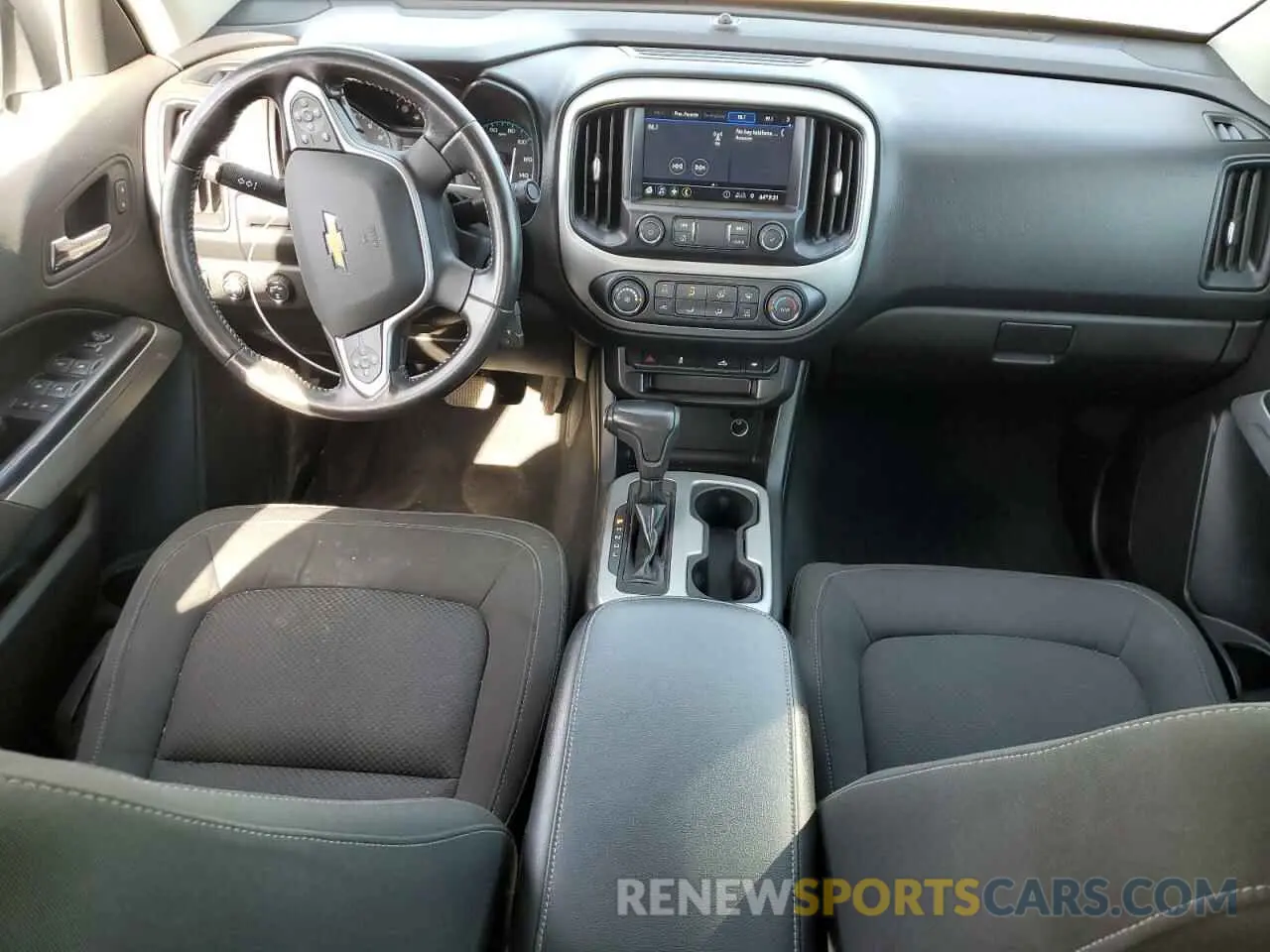 8 Photograph of a damaged car 1GCGTCEN9M1131391 CHEVROLET COLORADO 2021