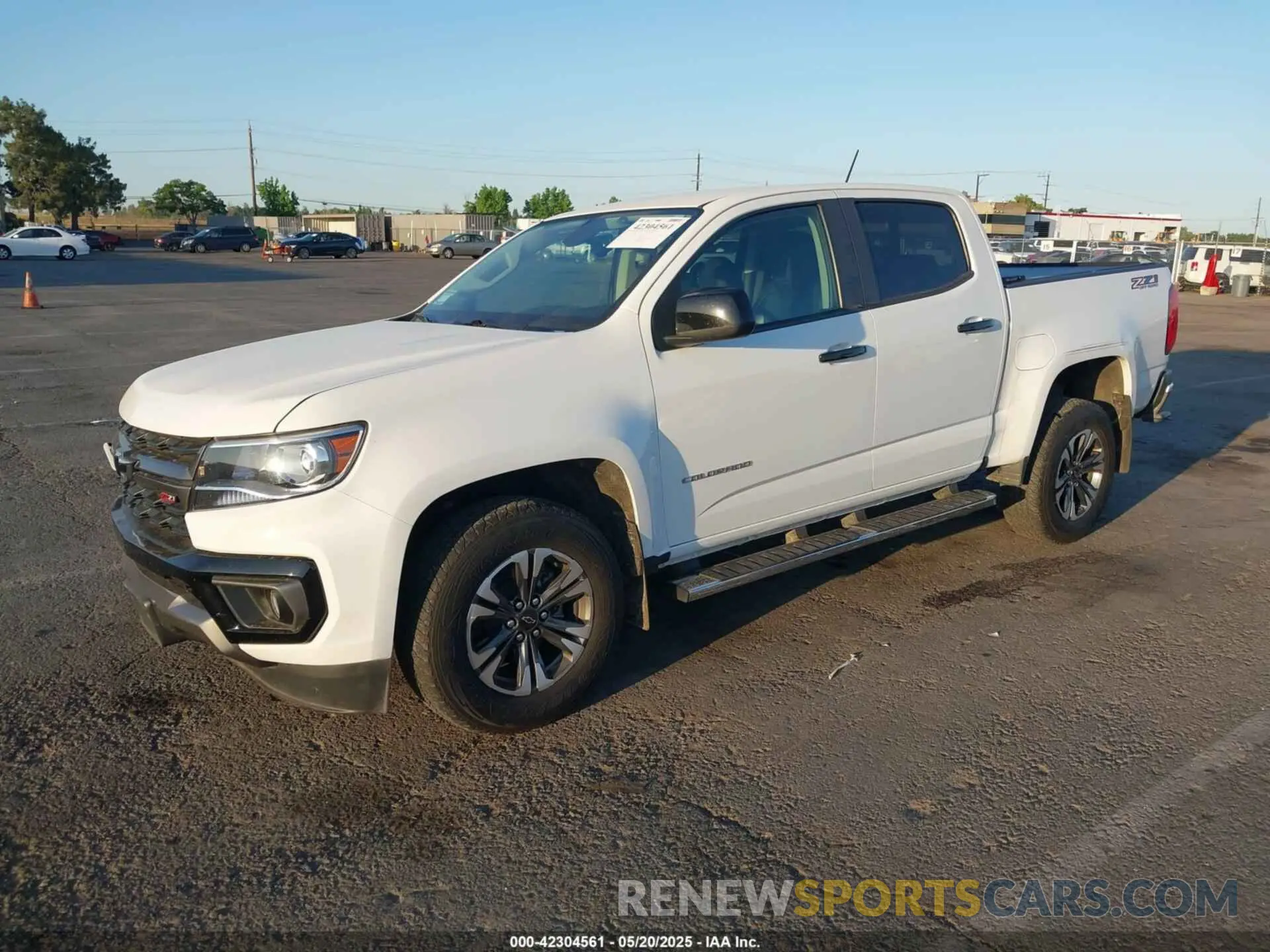 2 Photograph of a damaged car 1GCGTDEN2M1110856 CHEVROLET COLORADO 2021