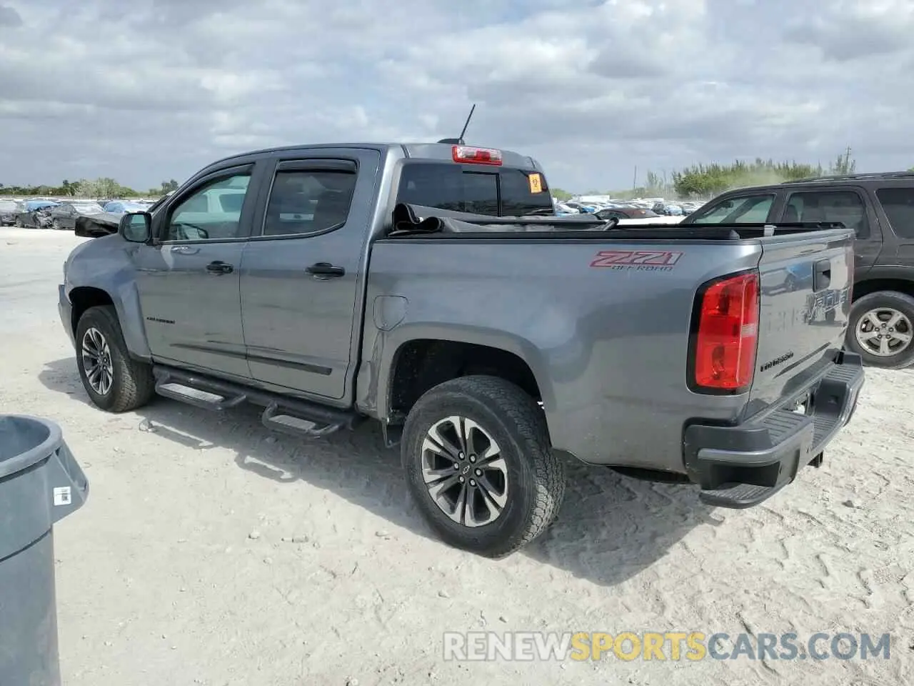 2 Photograph of a damaged car 1GCGTDEN2M1195472 CHEVROLET COLORADO 2021