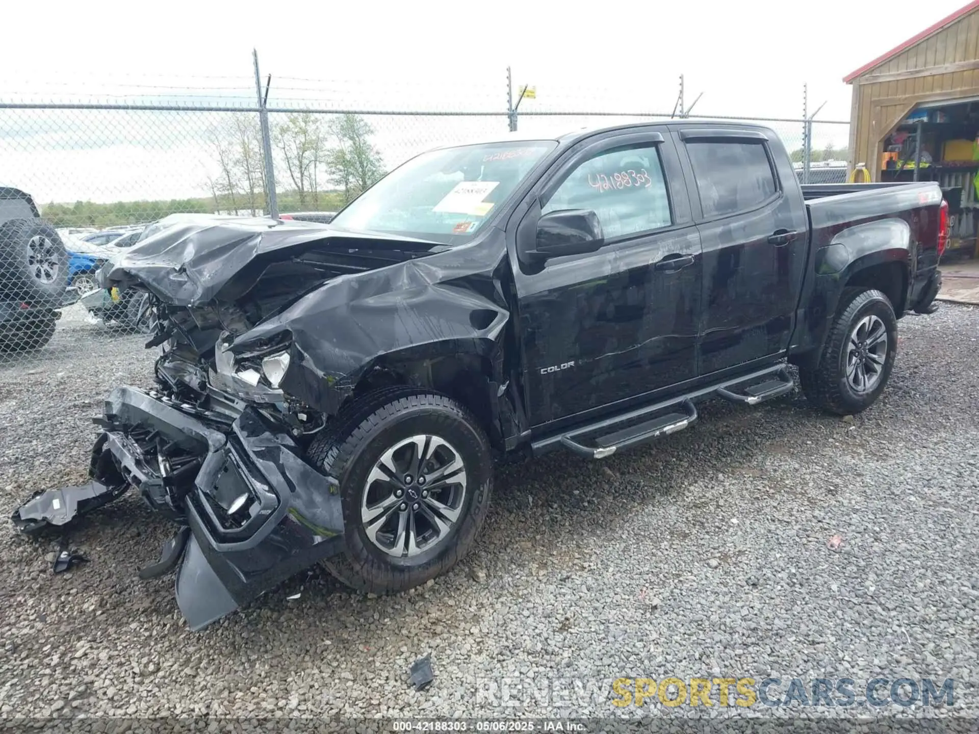 2 Photograph of a damaged car 1GCGTDEN6M1233477 CHEVROLET COLORADO 2021
