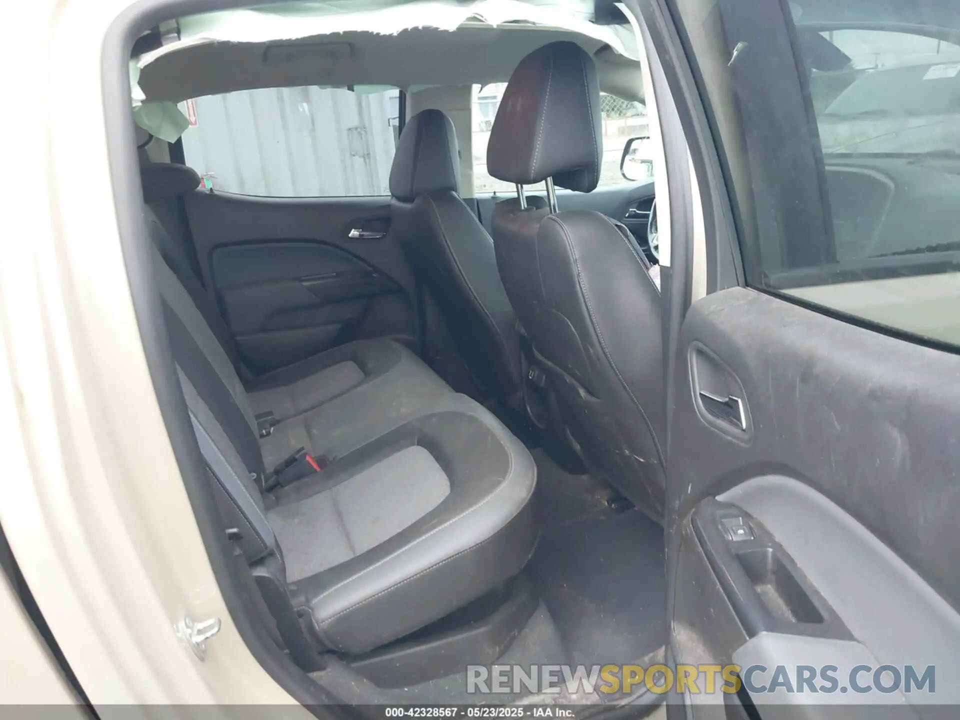 8 Photograph of a damaged car 1GCGTDEN8M1250328 CHEVROLET COLORADO 2021