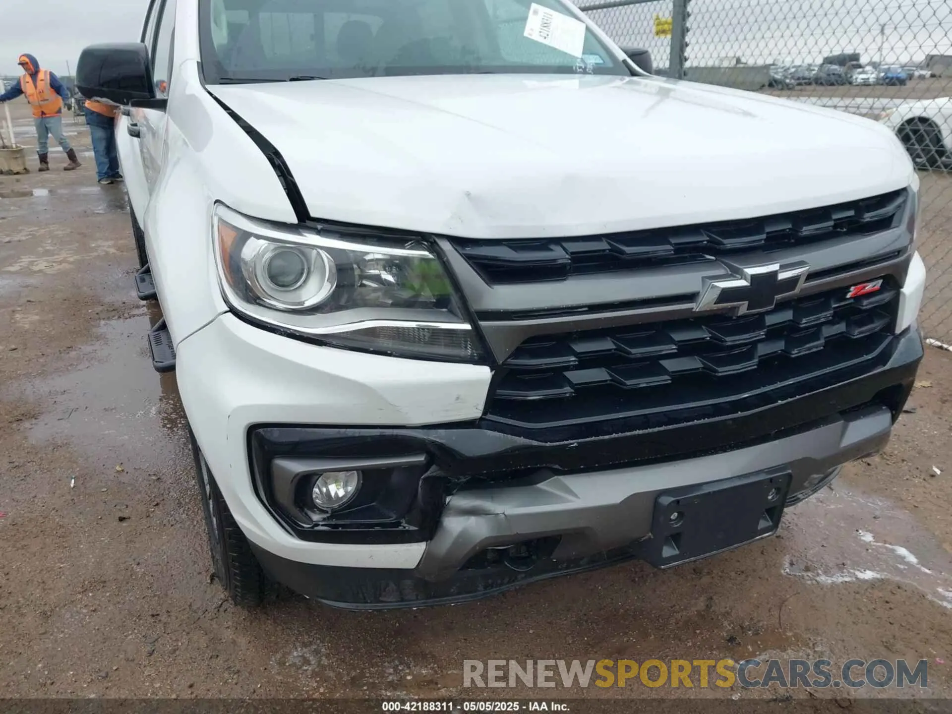 6 Photograph of a damaged car 1GCGTDEN9M1256767 CHEVROLET COLORADO 2021