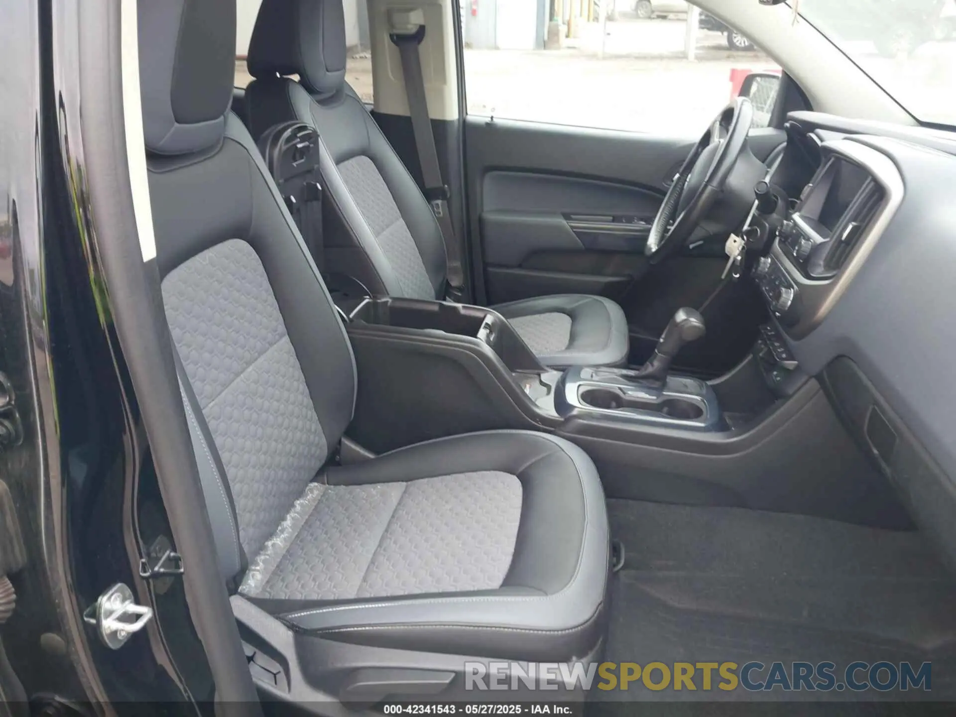 5 Фотография поврежденного автомобиля 1GCGTDENXM1105680 CHEVROLET COLORADO 2021