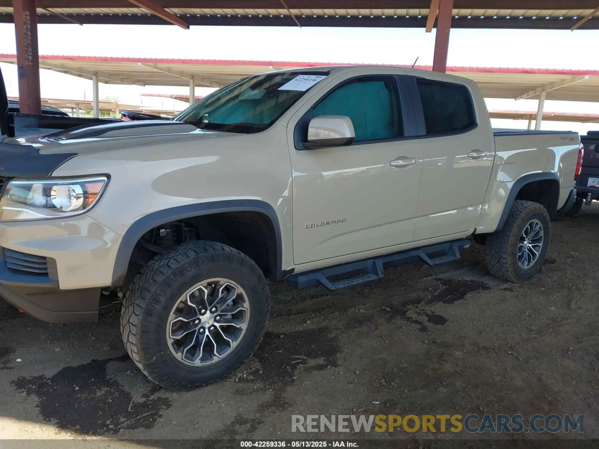 2 Photograph of a damaged car 1GCGTEEN5M1254987 CHEVROLET COLORADO 2021