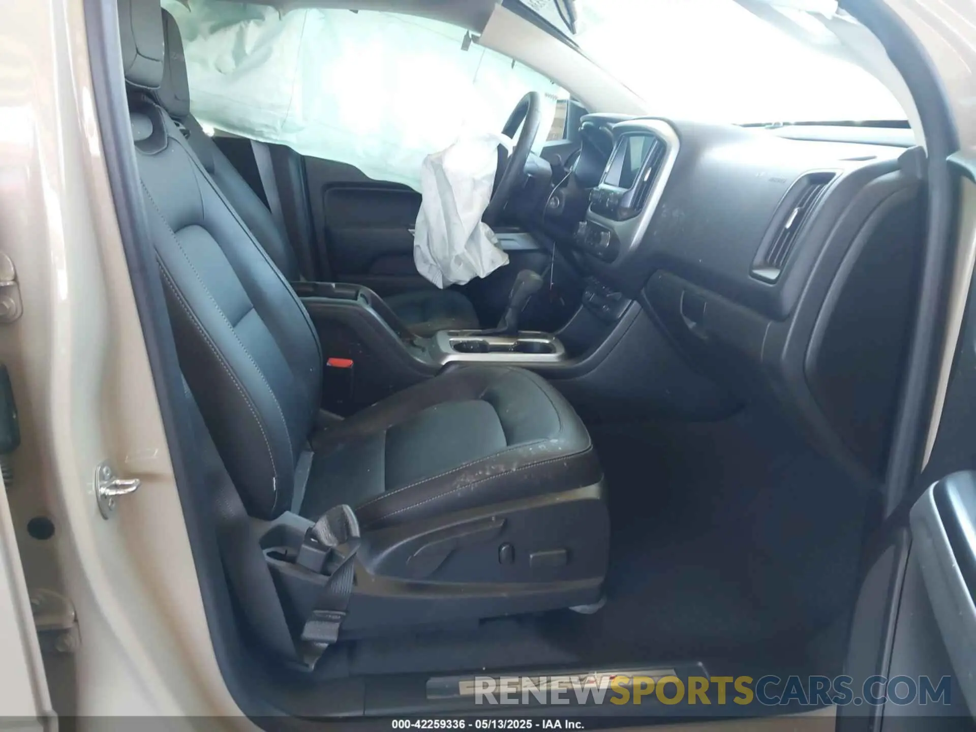 5 Photograph of a damaged car 1GCGTEEN5M1254987 CHEVROLET COLORADO 2021