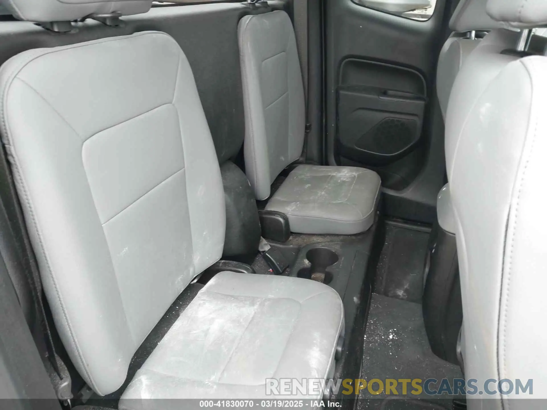 8 Photograph of a damaged car 1GCHSBEA4M1291631 CHEVROLET COLORADO 2021