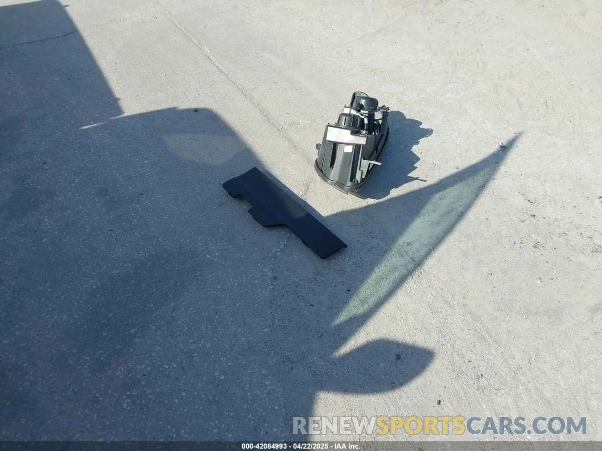 11 Photograph of a damaged car 1GCHSBEA9M1154037 CHEVROLET COLORADO 2021