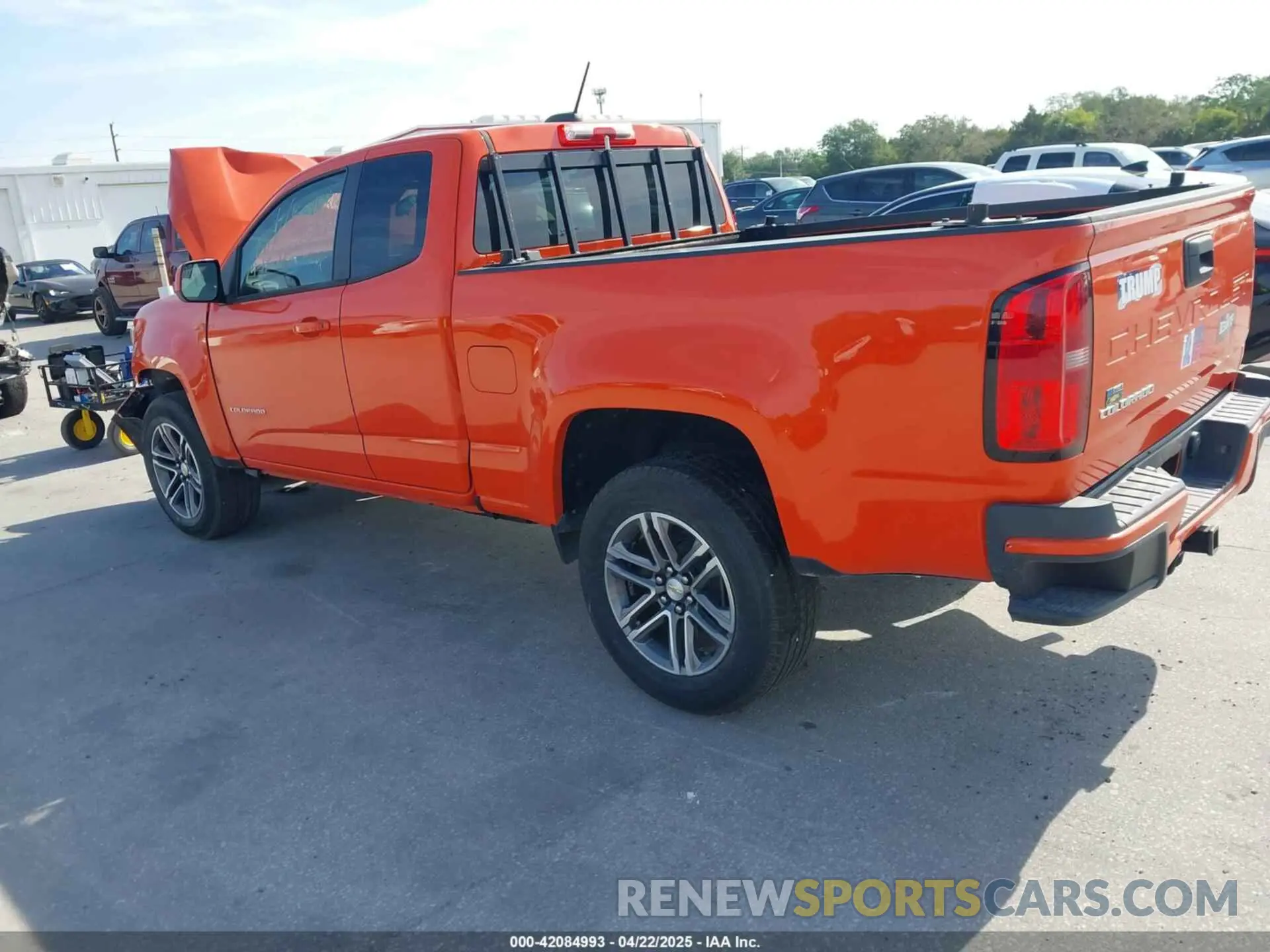 2 Photograph of a damaged car 1GCHSBEA9M1154037 CHEVROLET COLORADO 2021