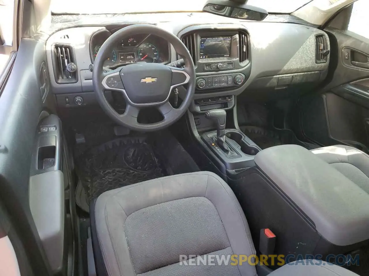 8 Photograph of a damaged car 1GCHSBEAXM1102805 CHEVROLET COLORADO 2021