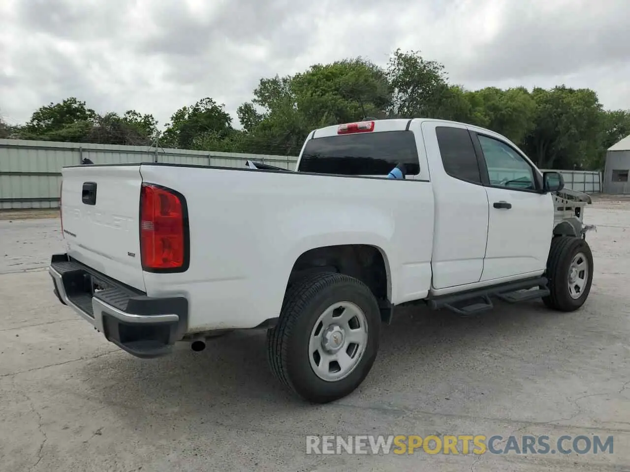 3 Фотография поврежденного автомобиля 1GCHSBEN2M1236355 CHEVROLET COLORADO 2021