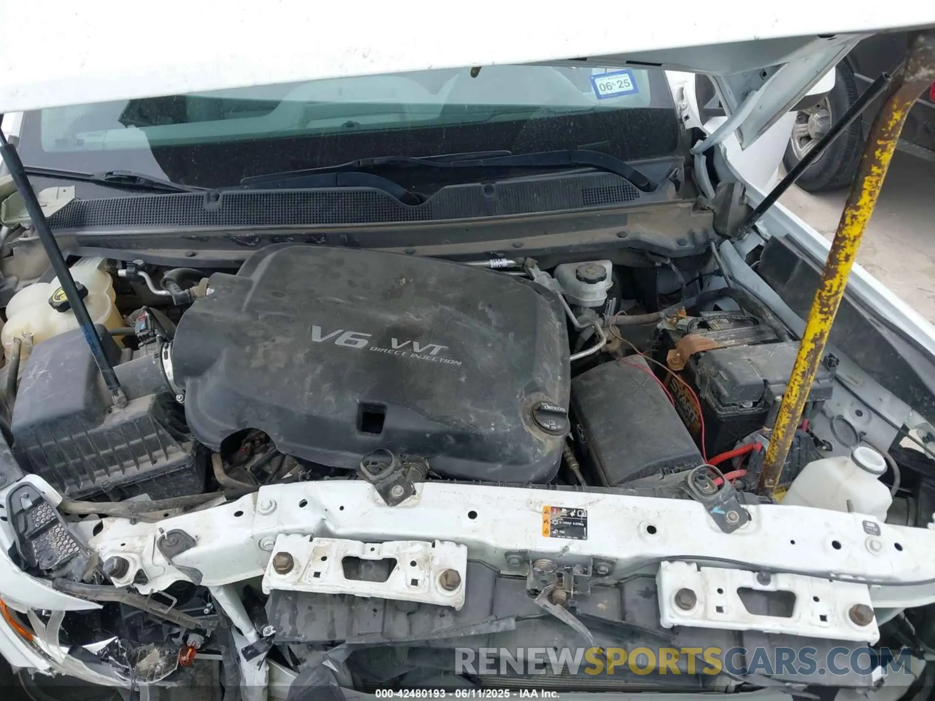 10 Photograph of a damaged car 1GCHSBEN7M1139913 CHEVROLET COLORADO 2021