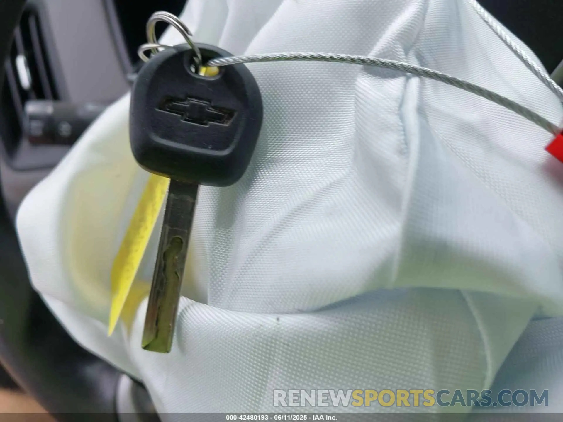 11 Photograph of a damaged car 1GCHSBEN7M1139913 CHEVROLET COLORADO 2021