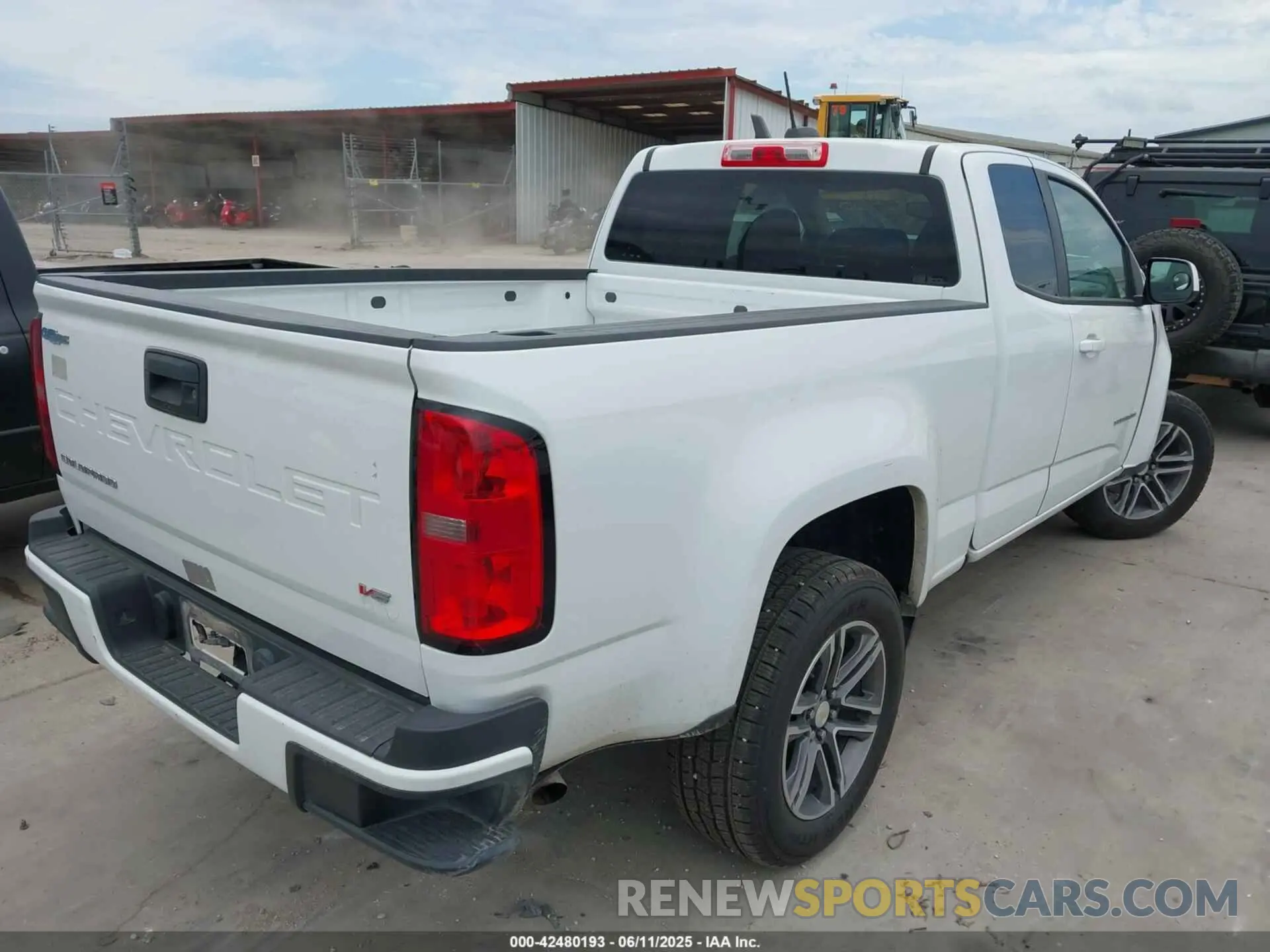 4 Photograph of a damaged car 1GCHSBEN7M1139913 CHEVROLET COLORADO 2021