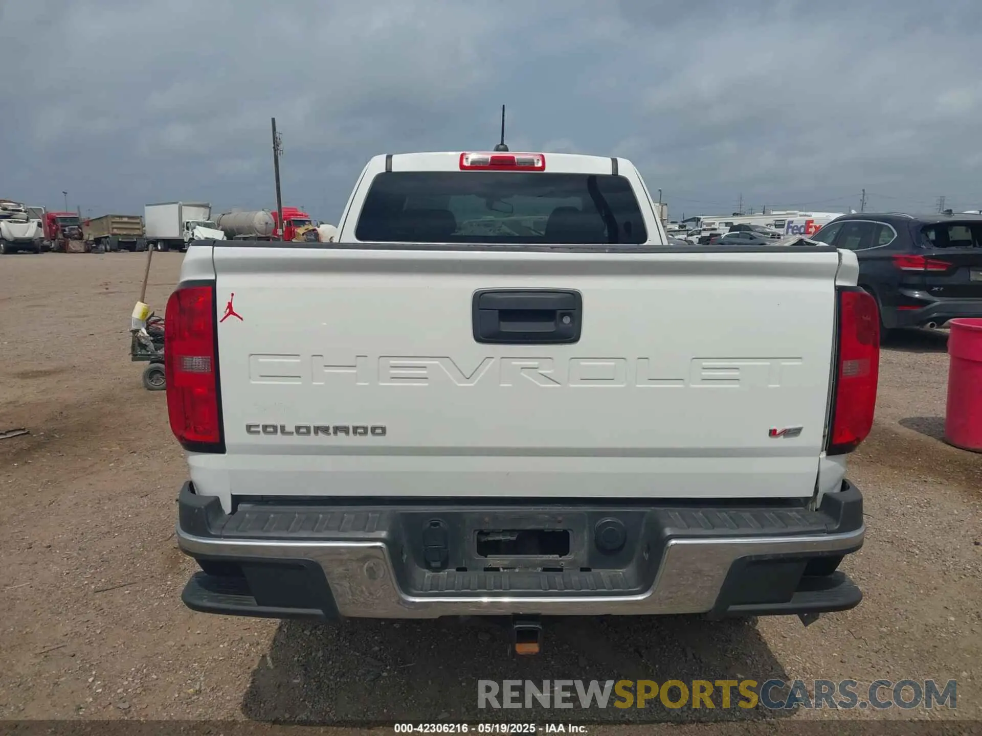 17 Photograph of a damaged car 1GCHSBENXM1139792 CHEVROLET COLORADO 2021