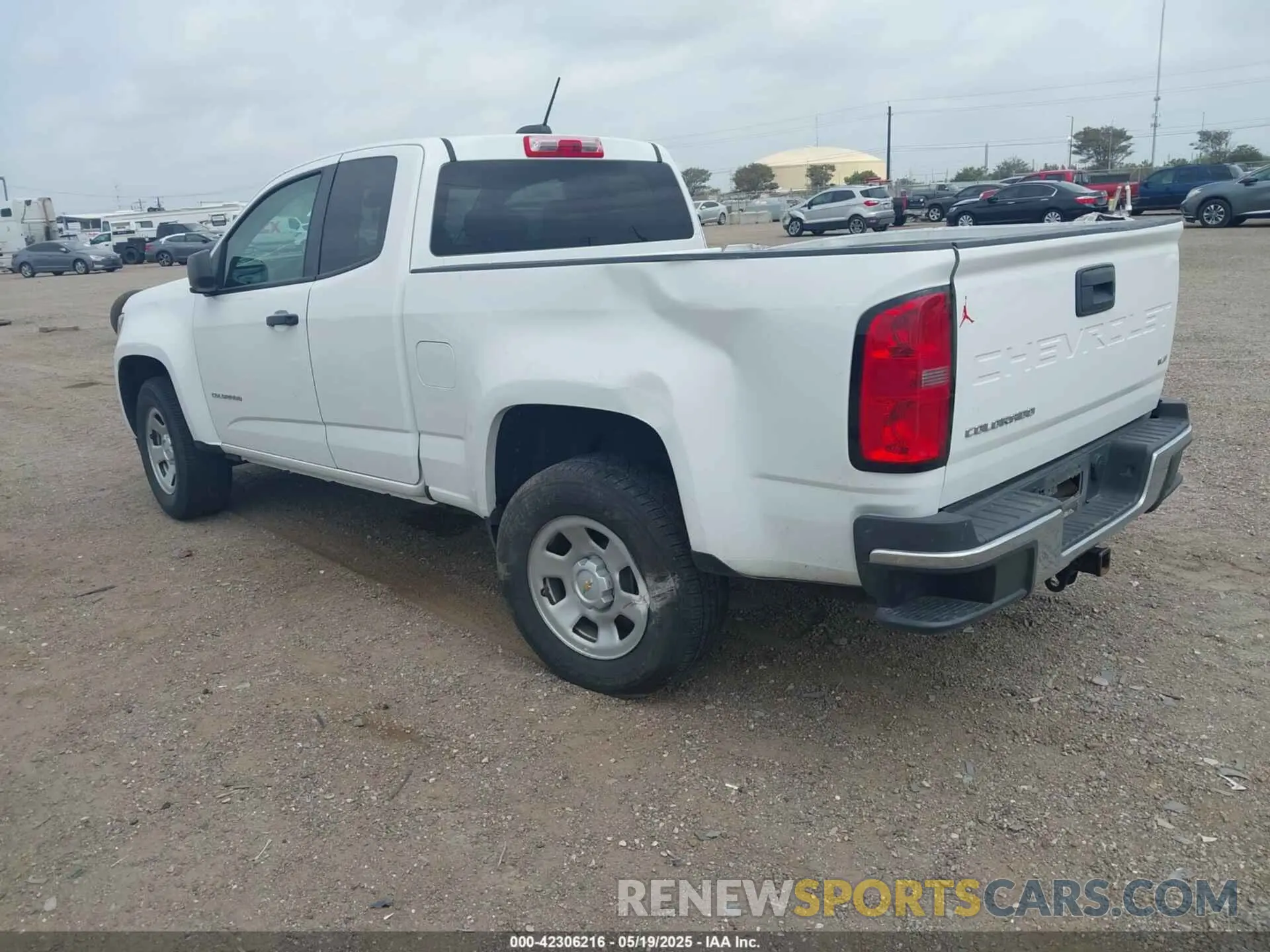 3 Photograph of a damaged car 1GCHSBENXM1139792 CHEVROLET COLORADO 2021