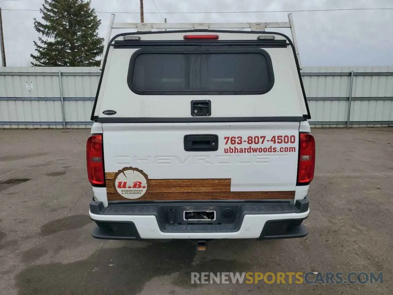 6 Photograph of a damaged car 1GCHSCEA1M1234681 CHEVROLET COLORADO 2021