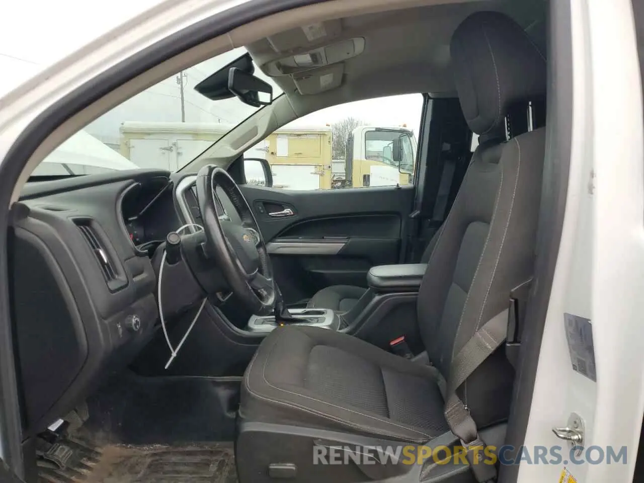 7 Photograph of a damaged car 1GCHSCEA1M1234681 CHEVROLET COLORADO 2021