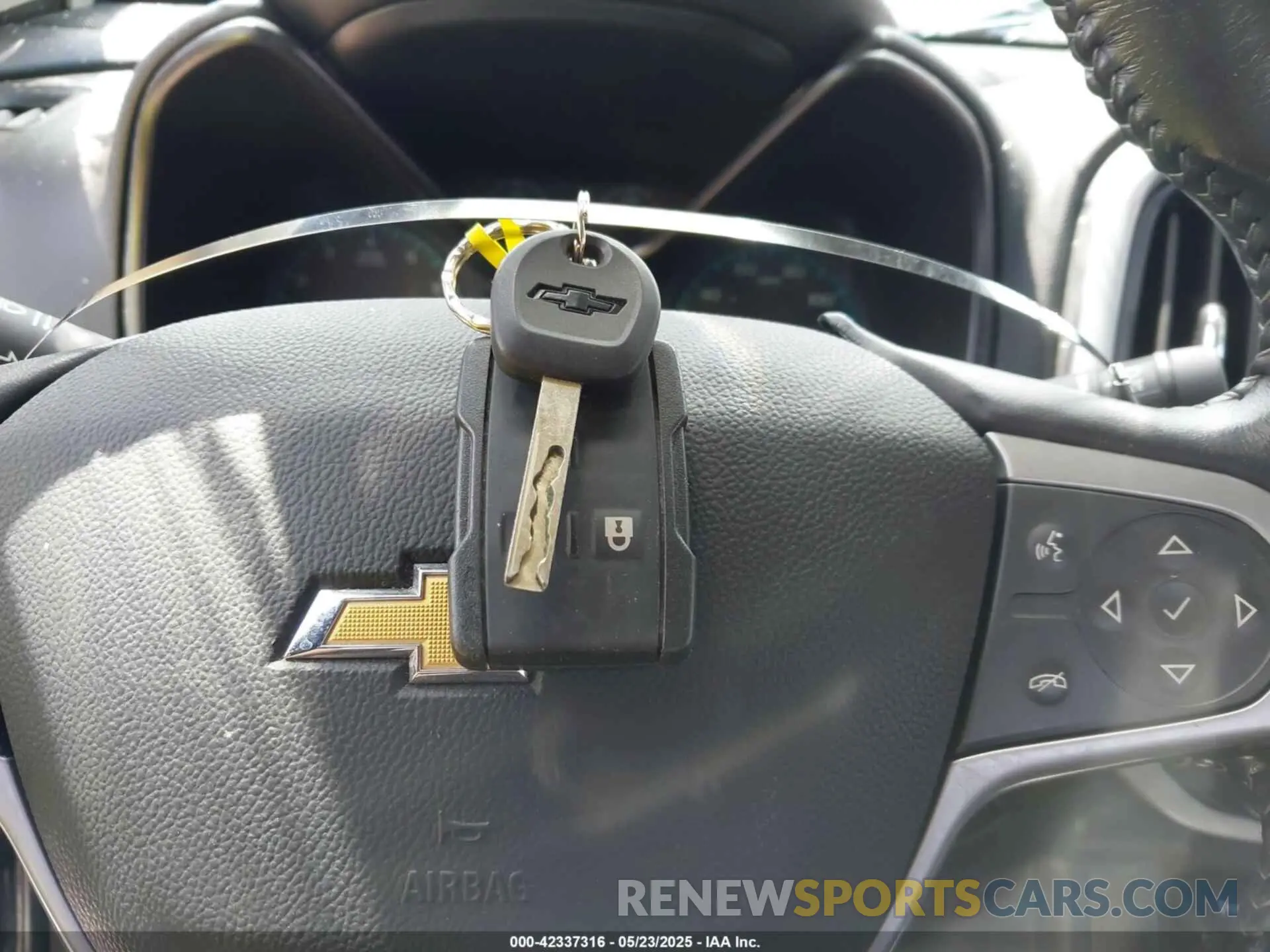 11 Photograph of a damaged car 1GCHSCEA2M1269505 CHEVROLET COLORADO 2021