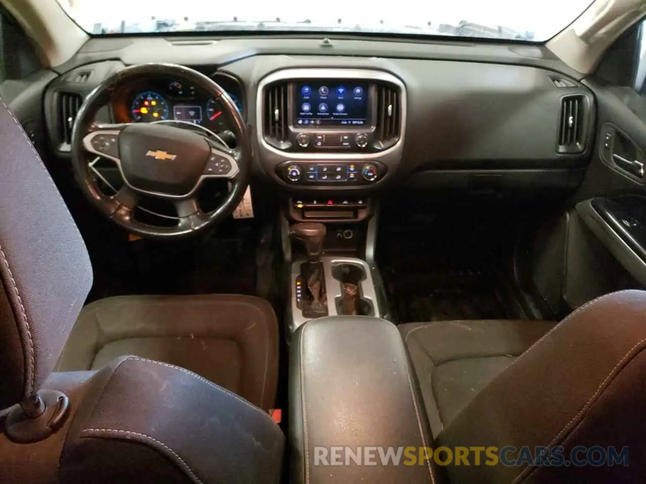 8 Photograph of a damaged car 1GCHSCEA6M1242548 CHEVROLET COLORADO 2021