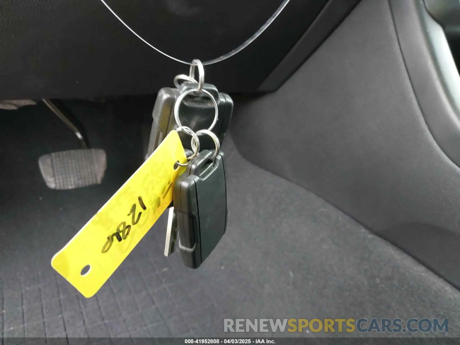 11 Photograph of a damaged car 1GCHSCEA8M1117812 CHEVROLET COLORADO 2021