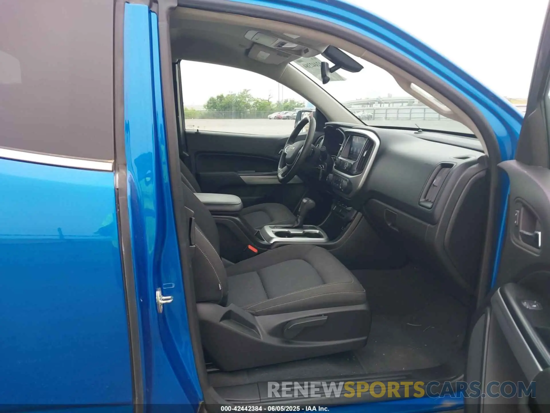 5 Photograph of a damaged car 1GCHSCEN3M1297381 CHEVROLET COLORADO 2021