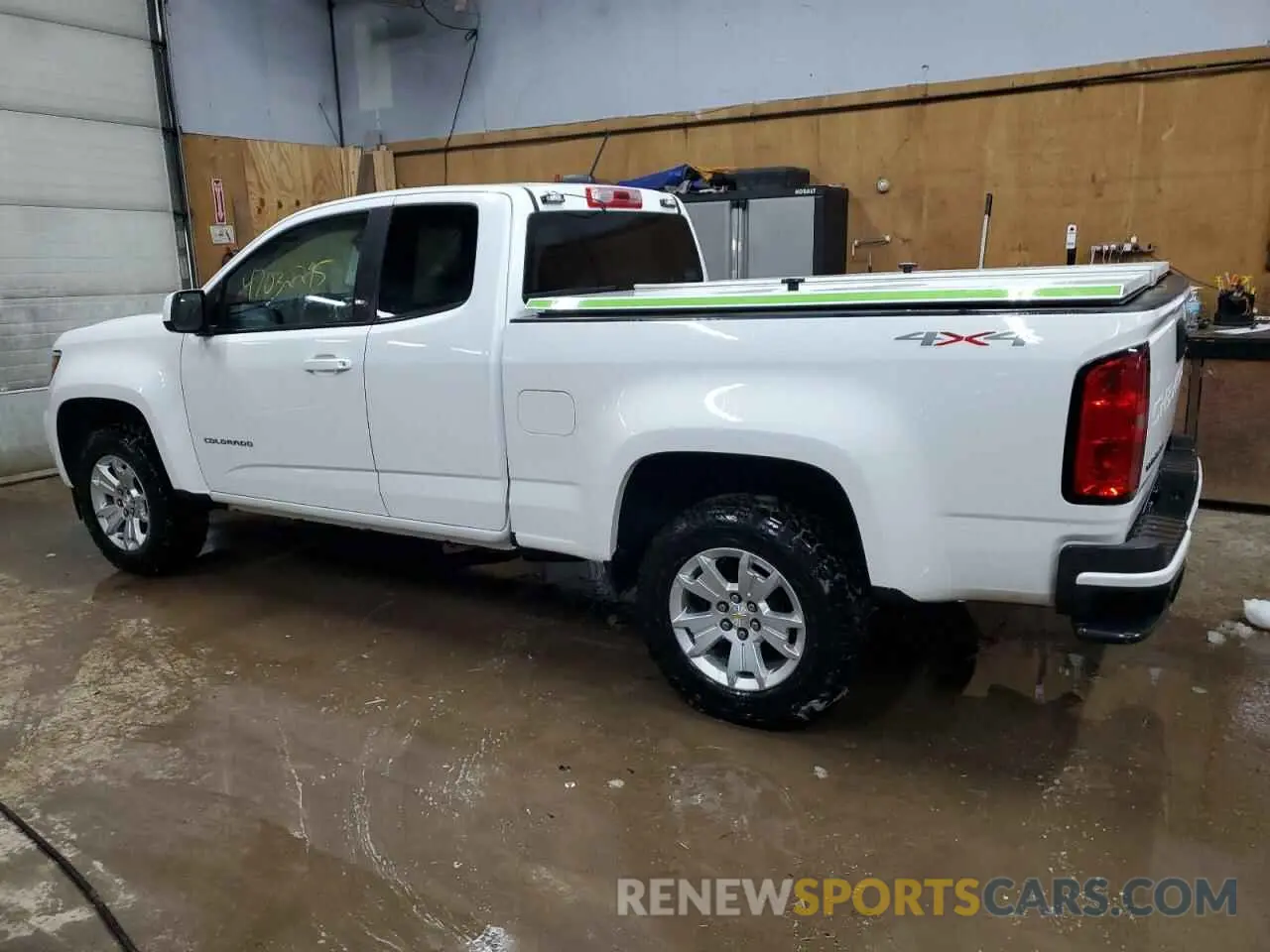2 Photograph of a damaged car 1GCHTCEA8M1238398 CHEVROLET COLORADO 2021