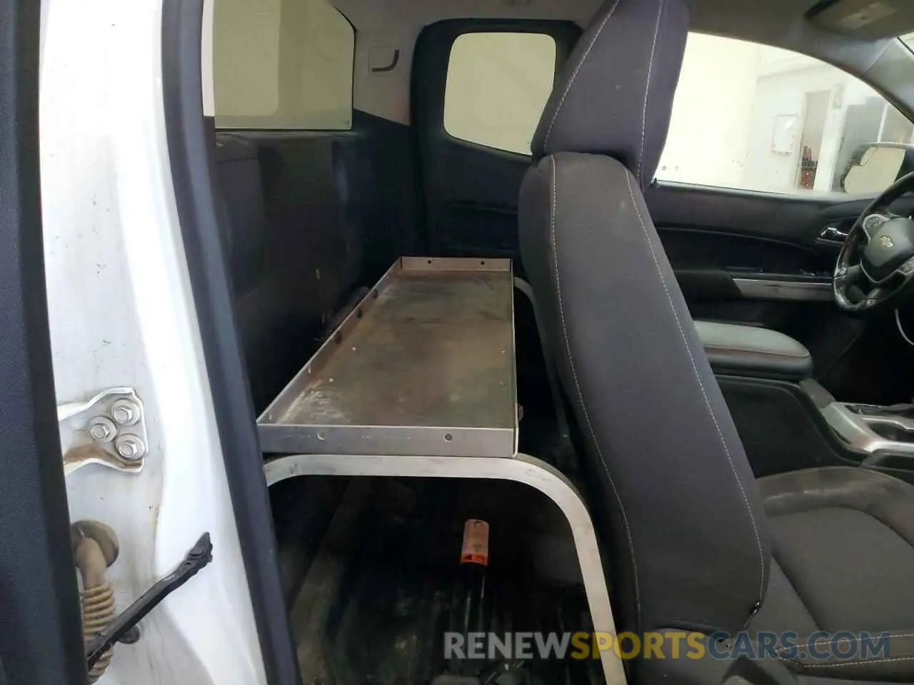 10 Photograph of a damaged car 1GCHTCEAXM1243067 CHEVROLET COLORADO 2021