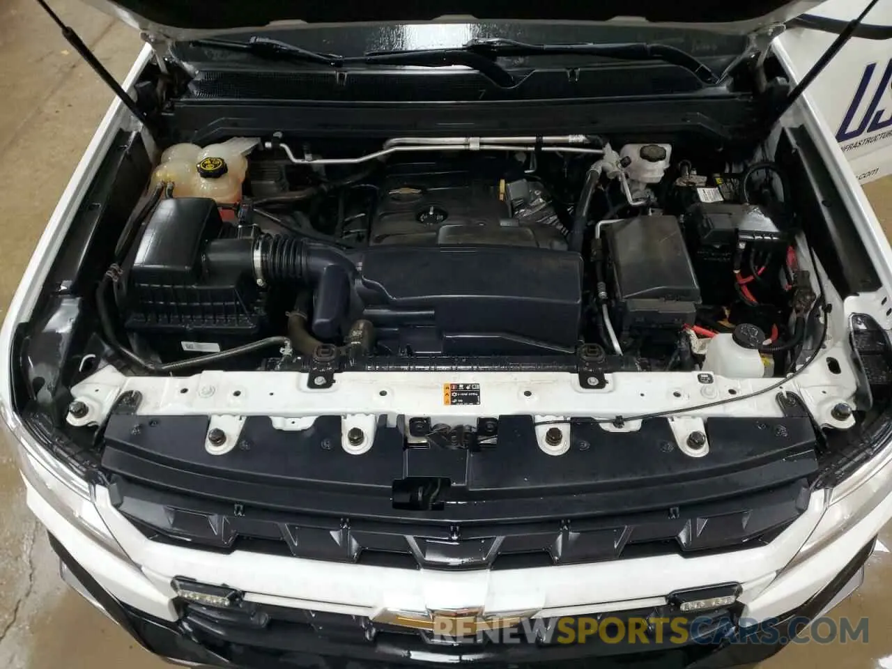 11 Photograph of a damaged car 1GCHTCEAXM1243067 CHEVROLET COLORADO 2021