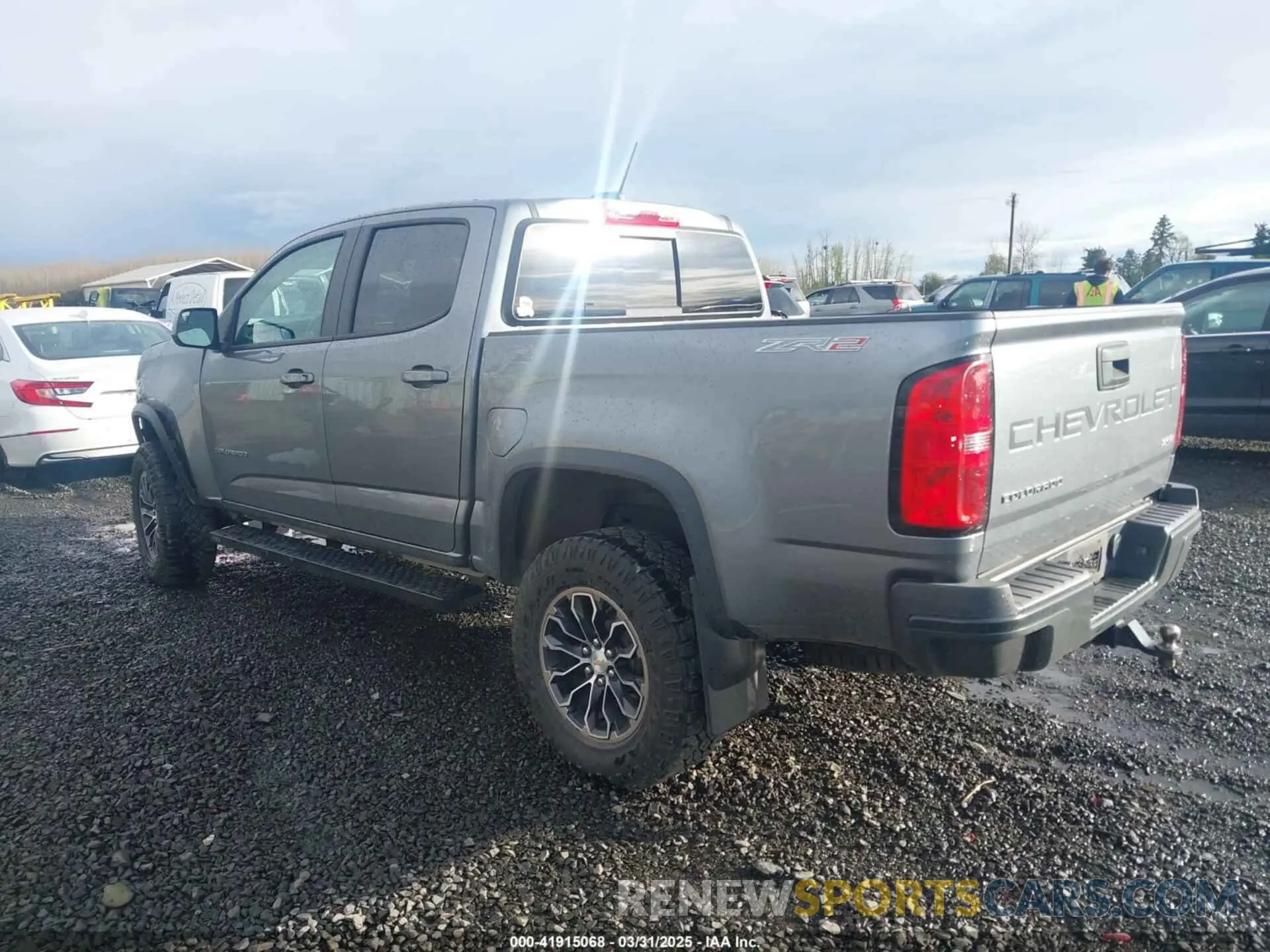 3 Фотография поврежденного автомобиля 1GCPTEE10M1206441 CHEVROLET COLORADO 2021