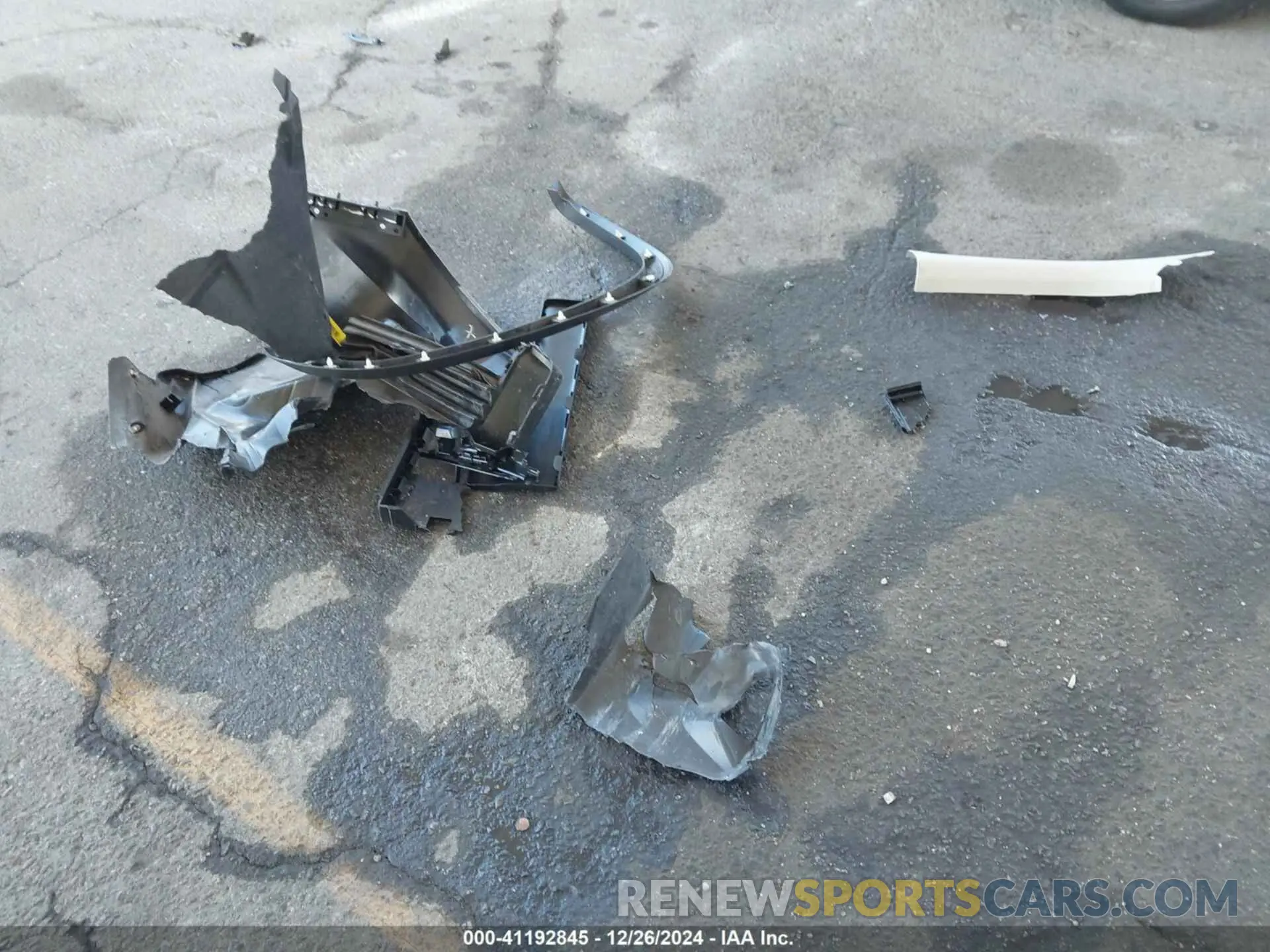 12 Photograph of a damaged car 1GCRTEE14M1210503 CHEVROLET COLORADO 2021