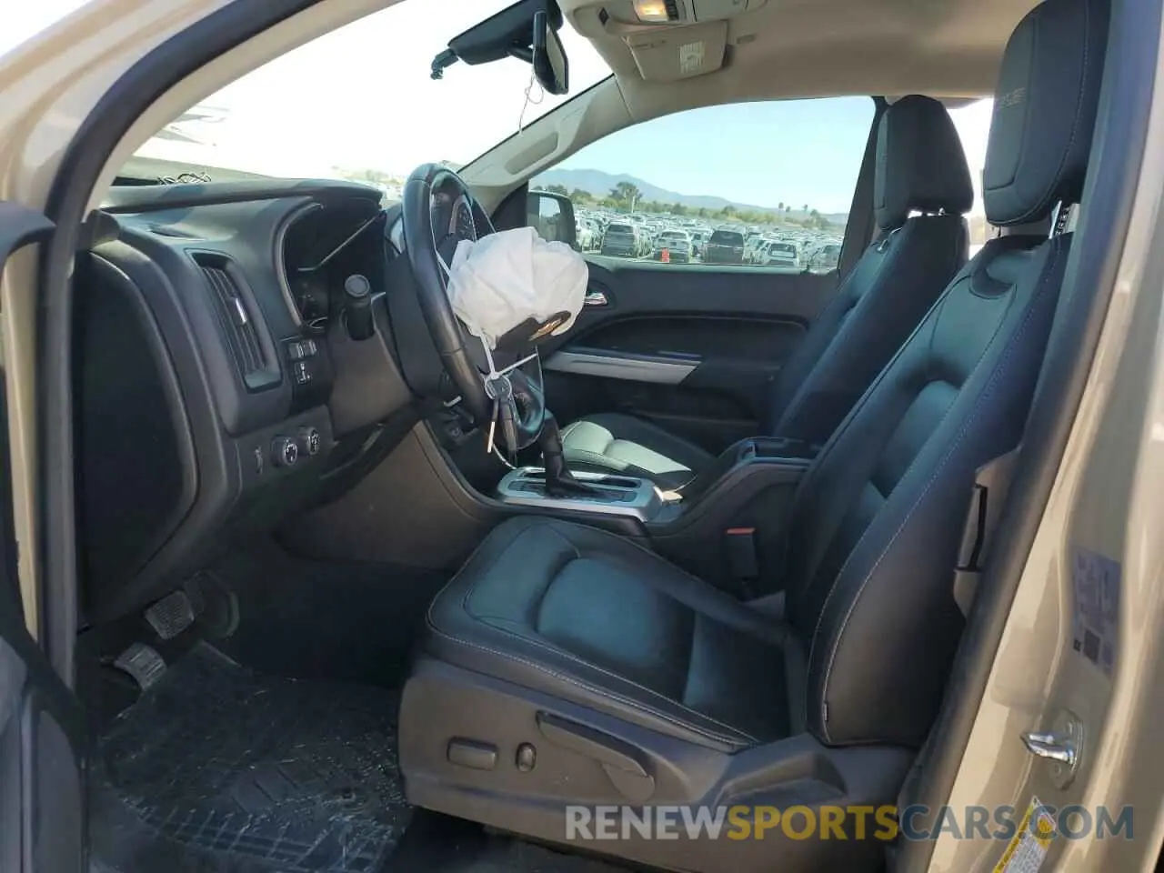 7 Photograph of a damaged car 1GCRTEEN8M1172812 CHEVROLET COLORADO 2021