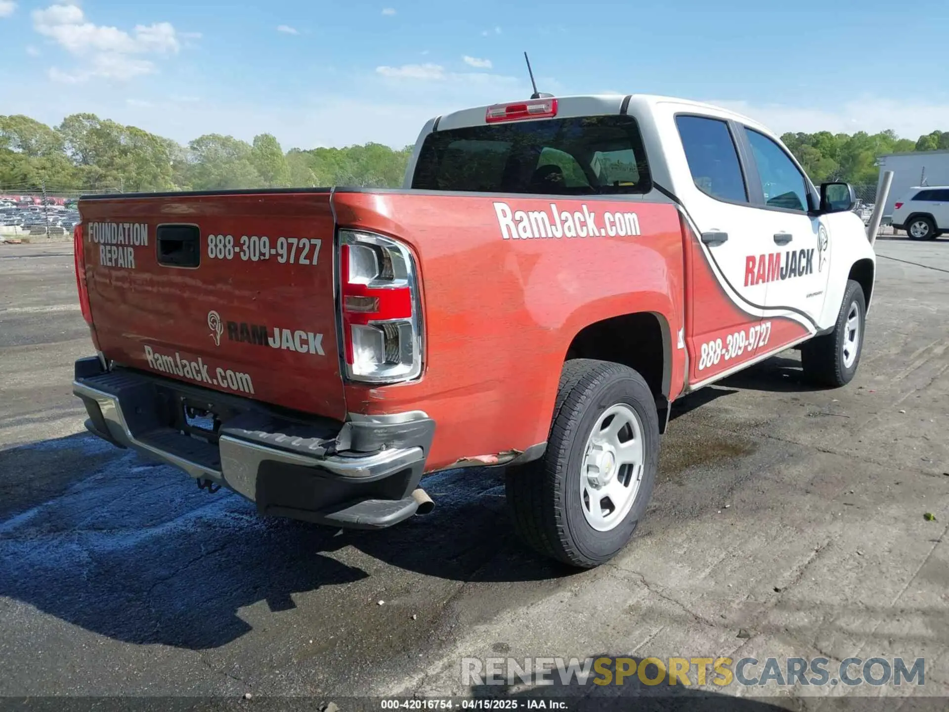 4 Photograph of a damaged car 1GCGSBEA6N1265318 CHEVROLET COLORADO 2022