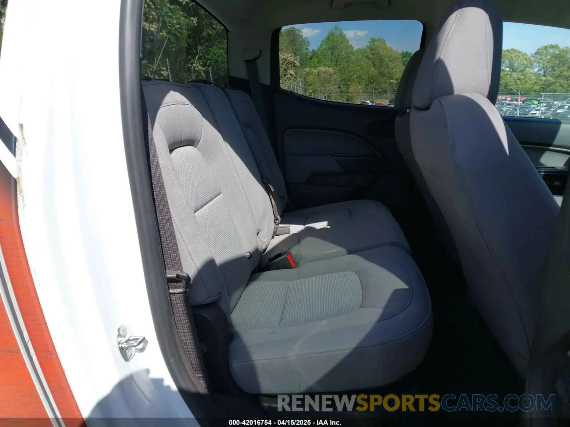 8 Photograph of a damaged car 1GCGSBEA6N1265318 CHEVROLET COLORADO 2022