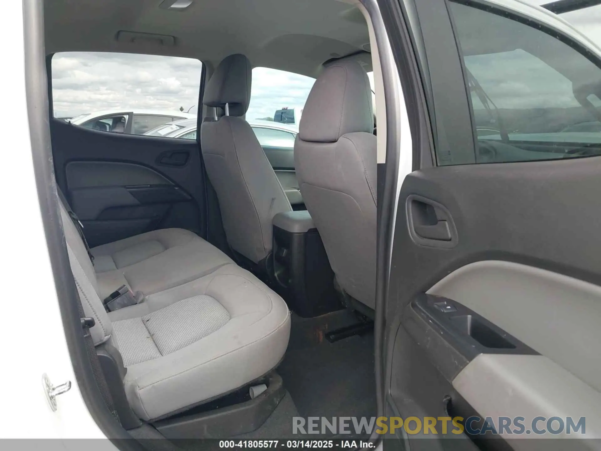 8 Photograph of a damaged car 1GCGSBEA7N1111880 CHEVROLET COLORADO 2022