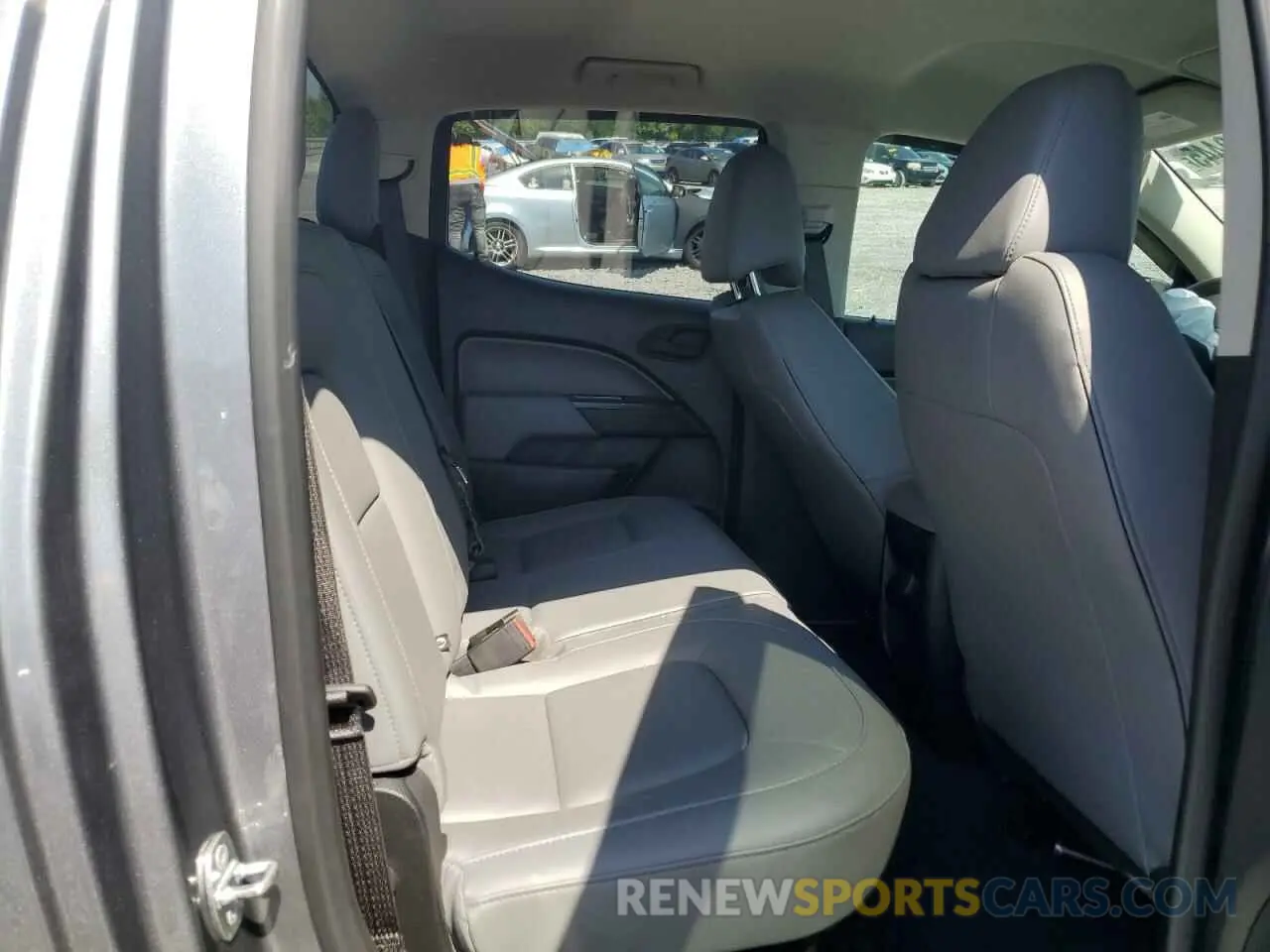 10 Photograph of a damaged car 1GCGSBEAXN1269078 CHEVROLET COLORADO 2022