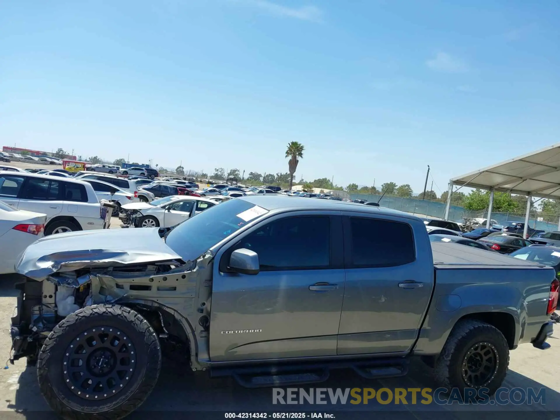 15 Photograph of a damaged car 1GCGSCENXN1136474 CHEVROLET COLORADO 2022