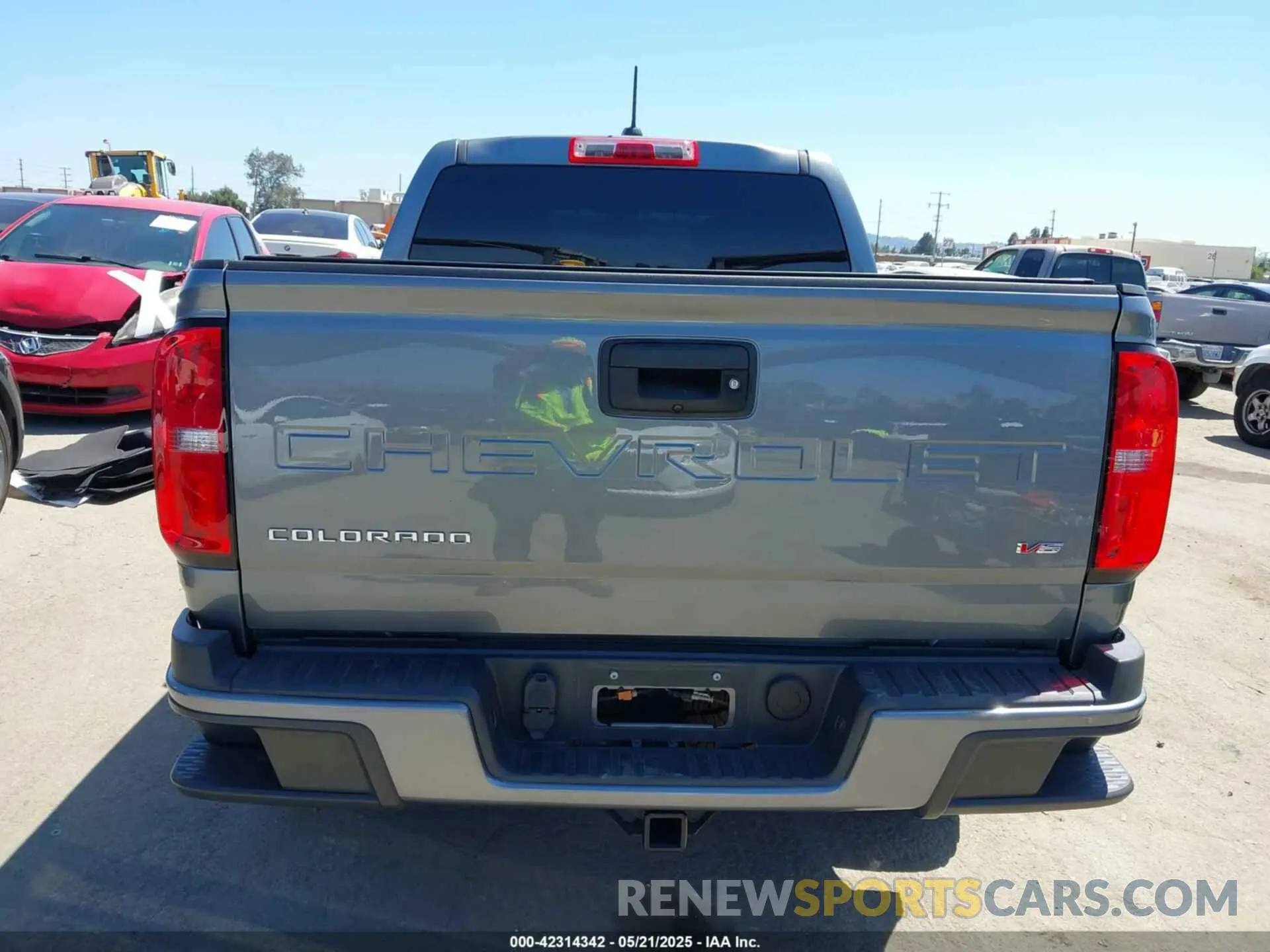 17 Photograph of a damaged car 1GCGSCENXN1136474 CHEVROLET COLORADO 2022