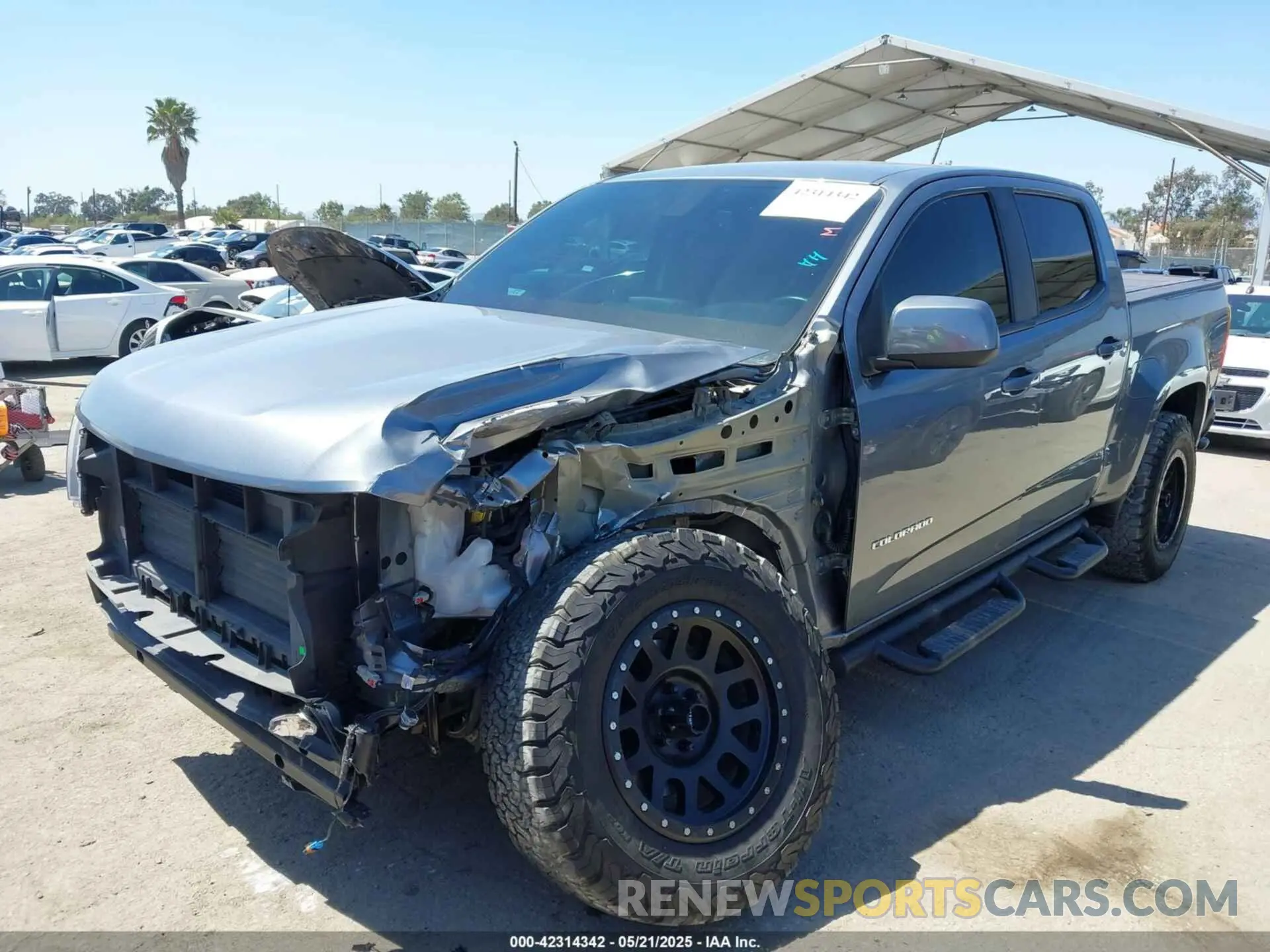 2 Photograph of a damaged car 1GCGSCENXN1136474 CHEVROLET COLORADO 2022