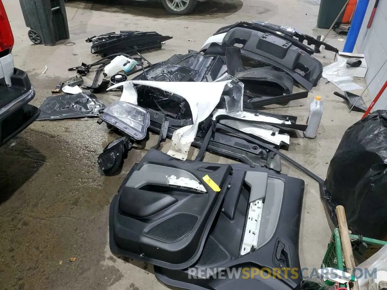 12 Photograph of a damaged car 1GCGTBEN8N1233003 CHEVROLET COLORADO 2022