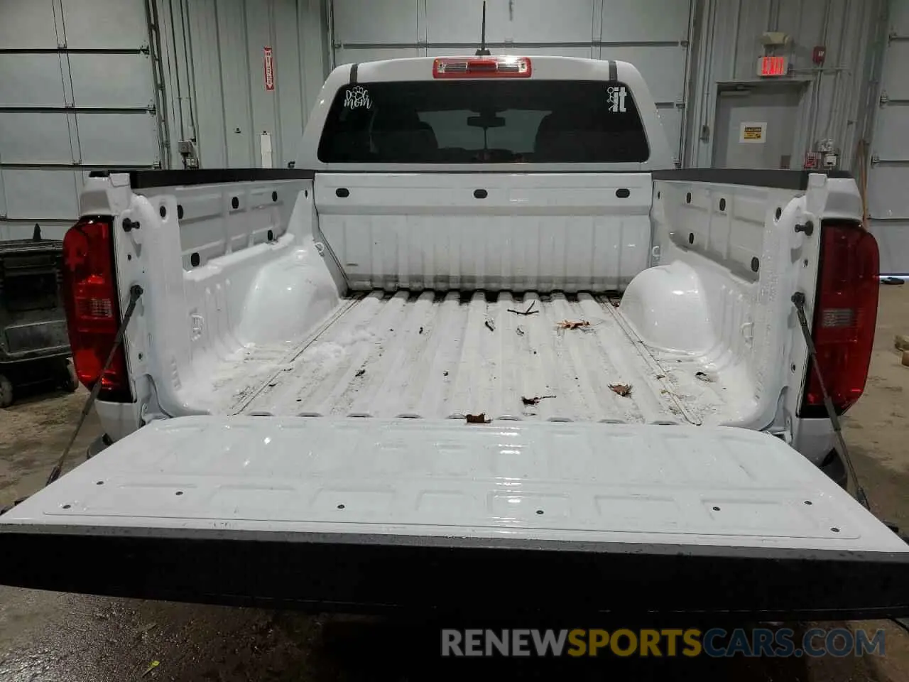 6 Photograph of a damaged car 1GCGTBEN8N1233003 CHEVROLET COLORADO 2022