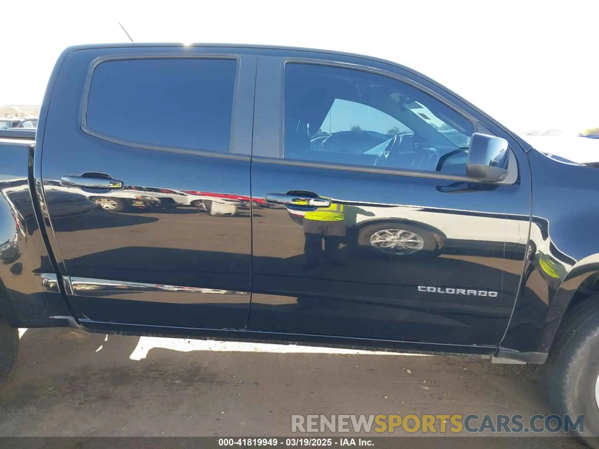 13 Photograph of a damaged car 1GCGTCEN9N1237468 CHEVROLET COLORADO 2022